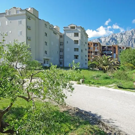Quiet In Citty Center Apartment Makarska